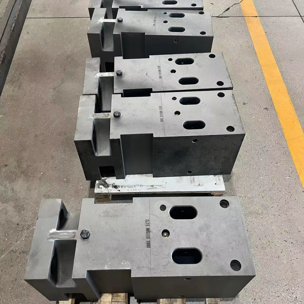 Excavator Soosan Hydraulic Breaker Main Body Hydraulic Hammer Front Head And Back Head