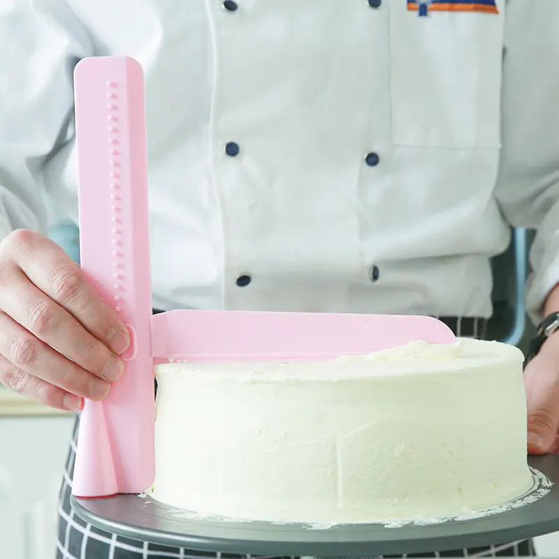Easy to make cake scraper smoother for green hands adjustable spatula