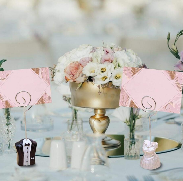 Creative wedding gift to return the bride and groom seat holder