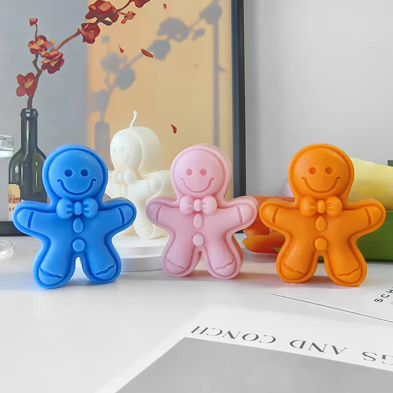 J6-40 3D Cartoon Handmade Christmas Gingerbread Man Candle Silicone Mold
