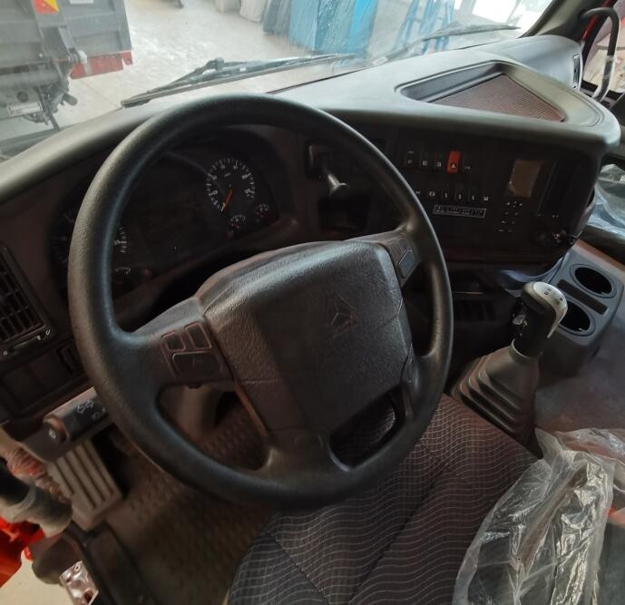 sinotruck Sinotruk Howo 4x2 6x4 8x4 Fire truck water foam tanker airport fire fighting truck