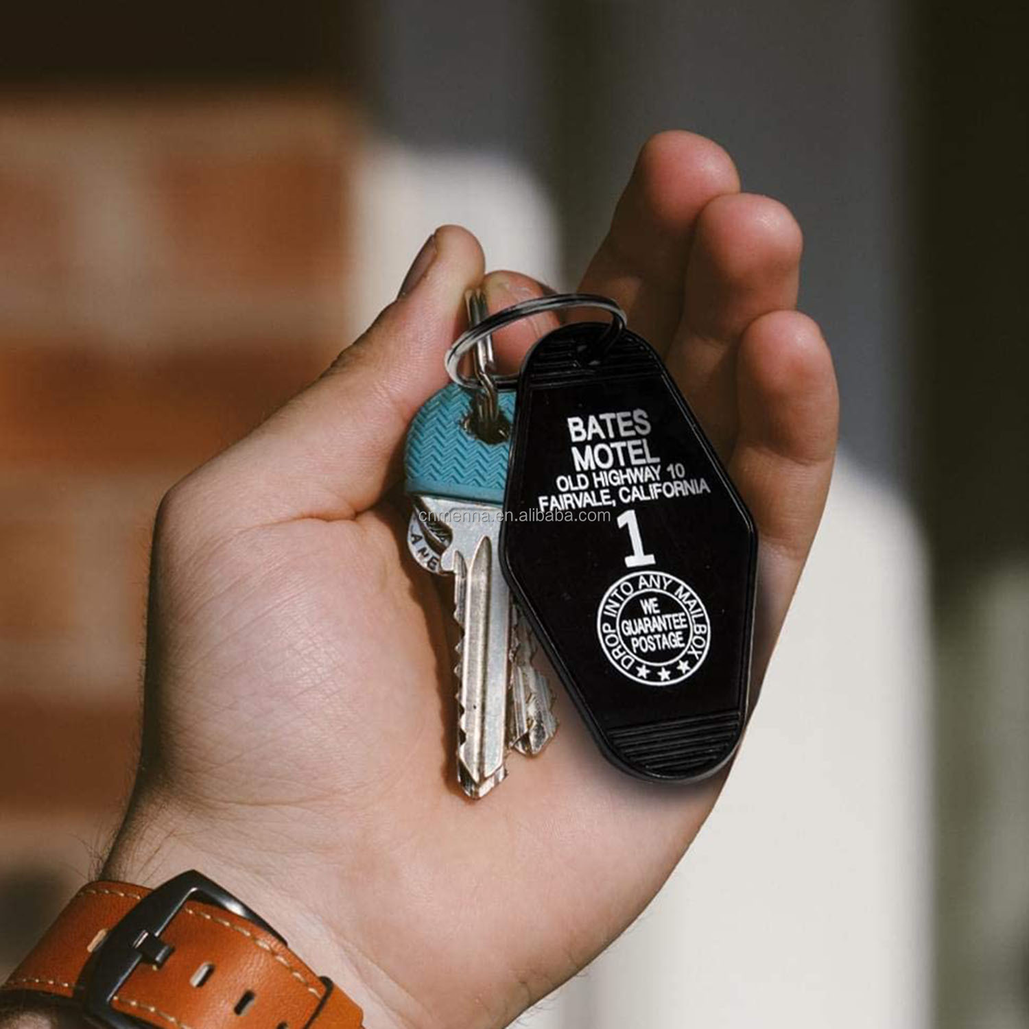 Custom Shape Pattern Personalized printing exquisite logo retro motel keychain