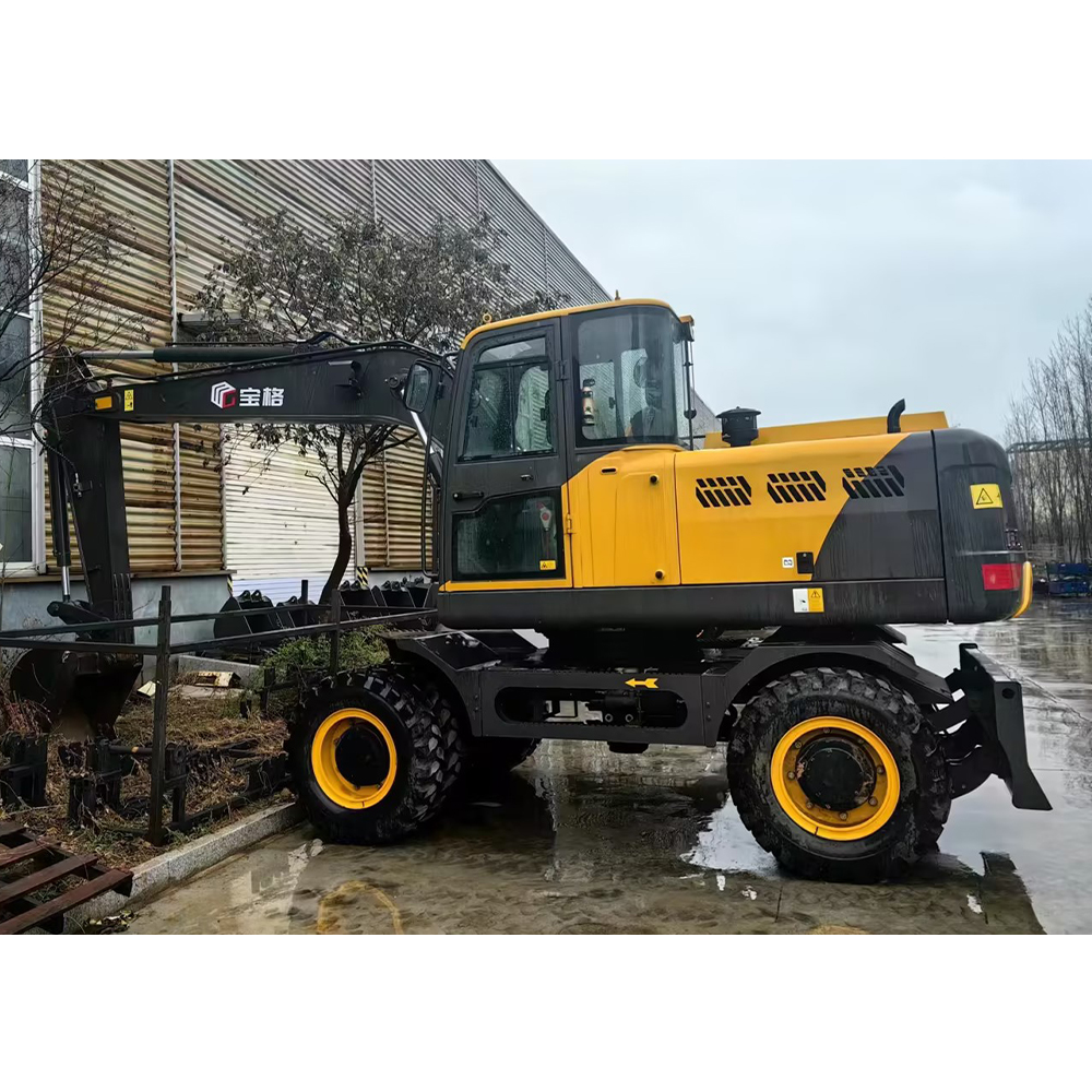Cheap Excavator Earth-Moving Construction Engineering Rubber Wheel Move Excavator Machine For Sale