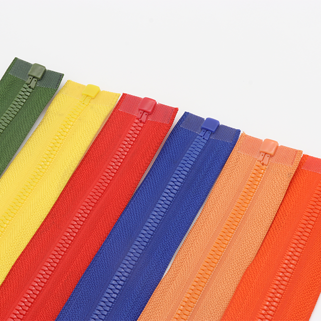 Wholesale Open-end #5 Plastic Zippers Separable Zip Special Corn Teeth Plastic Zip For Garment And Rugs