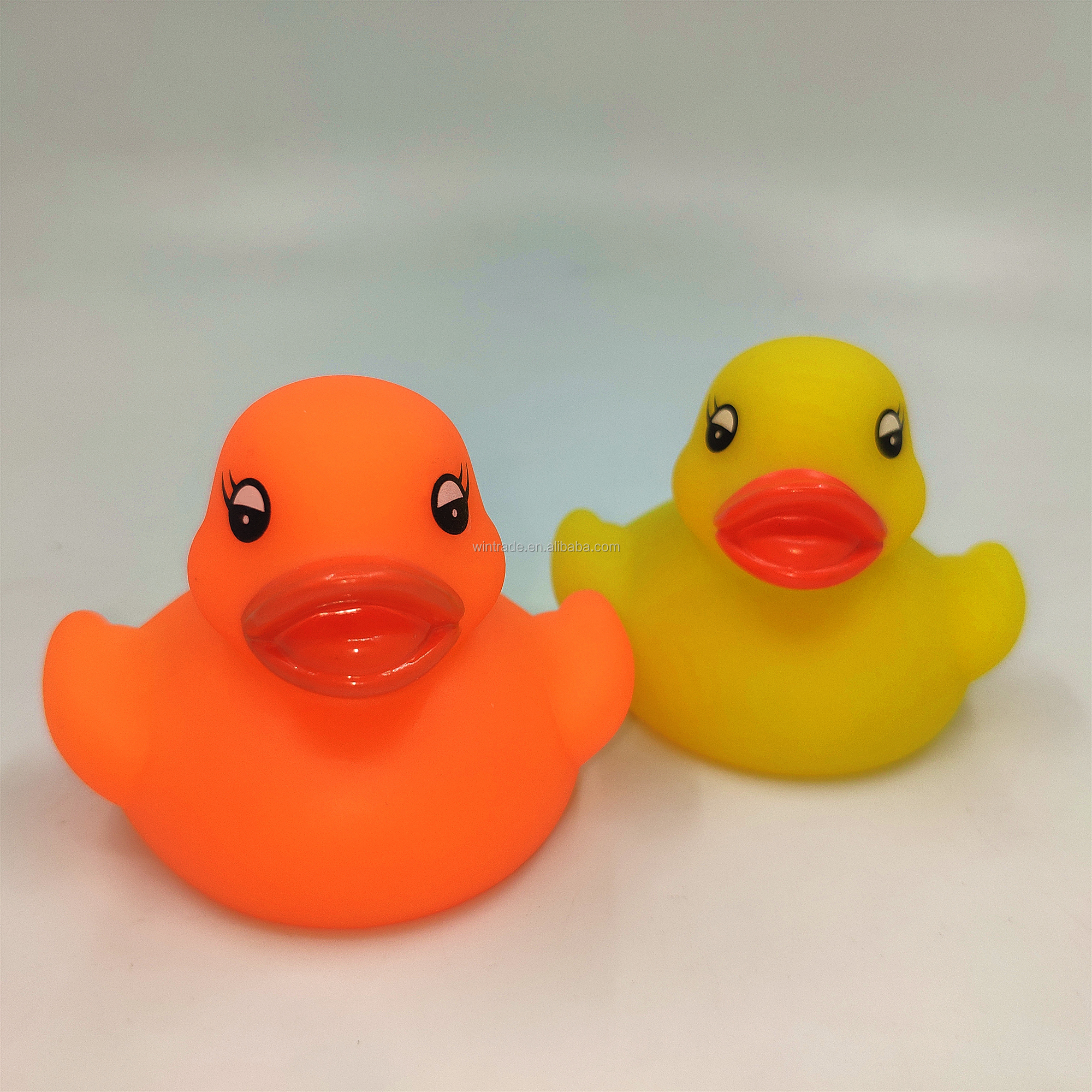 Floating rubber ducks wholesale baby bath toys for kids shower