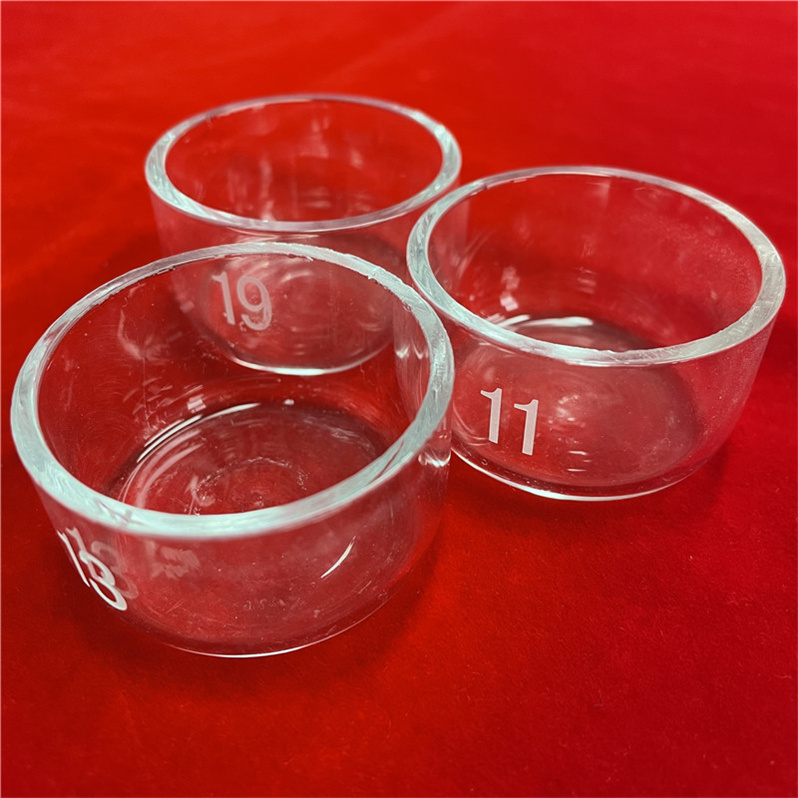 Low form transparent quartz crucible with sandblasted numbers