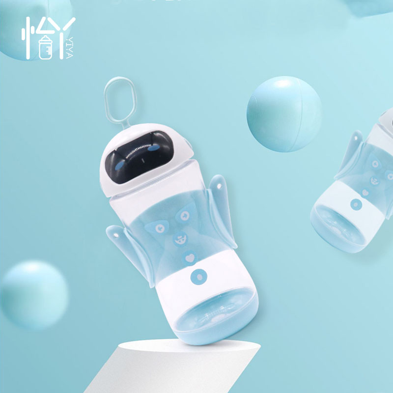 Wholesale plastic cute robot bottle custom baby sipper water bottle for kids