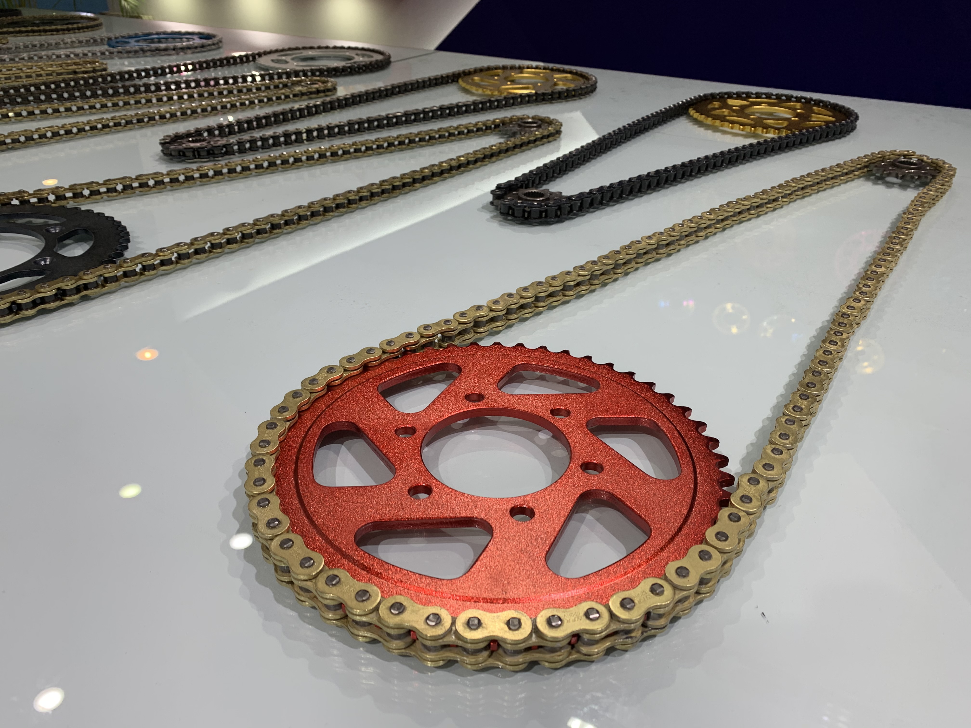 Комплект цепных звездочек для мотоцикла CNC Tech, высокая производительность, длительный срок службы, хорошая поверхность, заводская цена