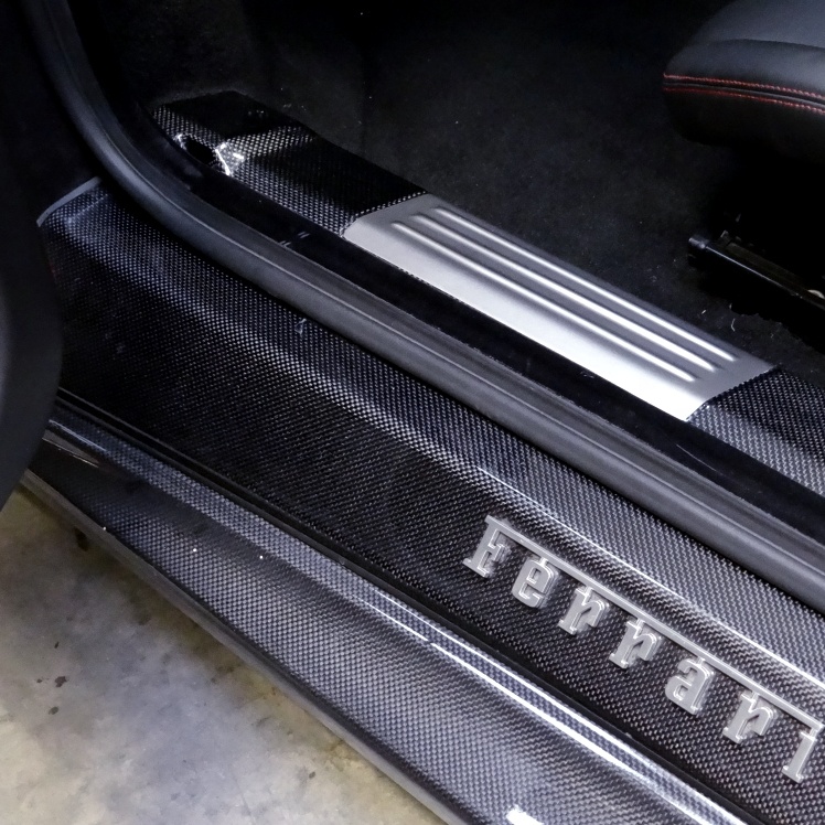 Накладки на дверные пороги для Ferrari F430
