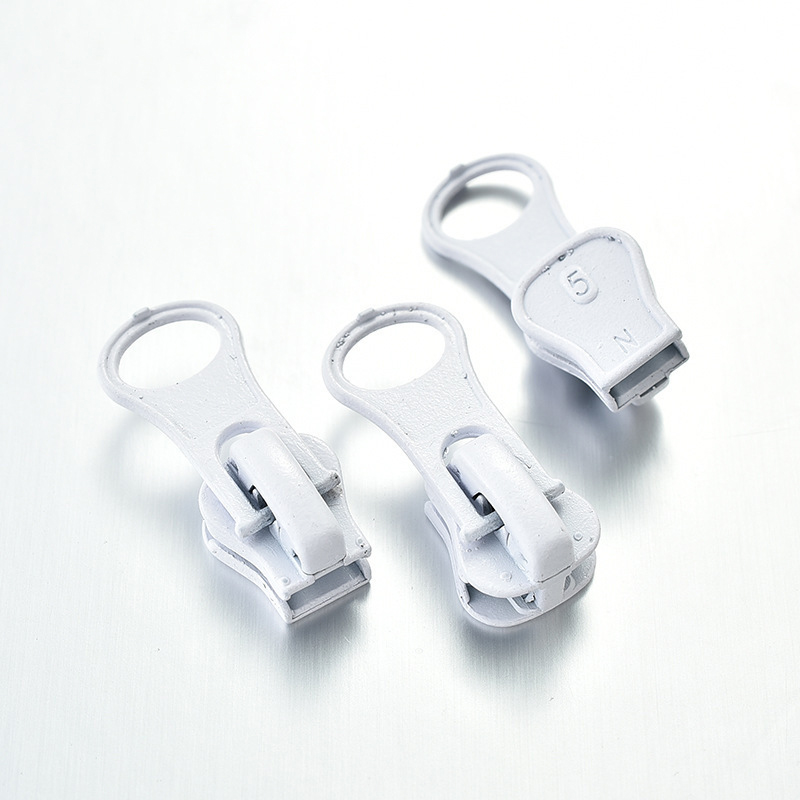 Durable Auto Lock Loop thumb hole metal Slider Zipper Wholesale