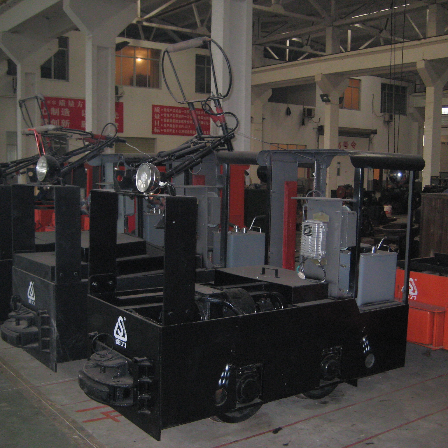 1.5 Tonne Narrow Gauge Electric Locomotive for Mine Tunnel Transportation