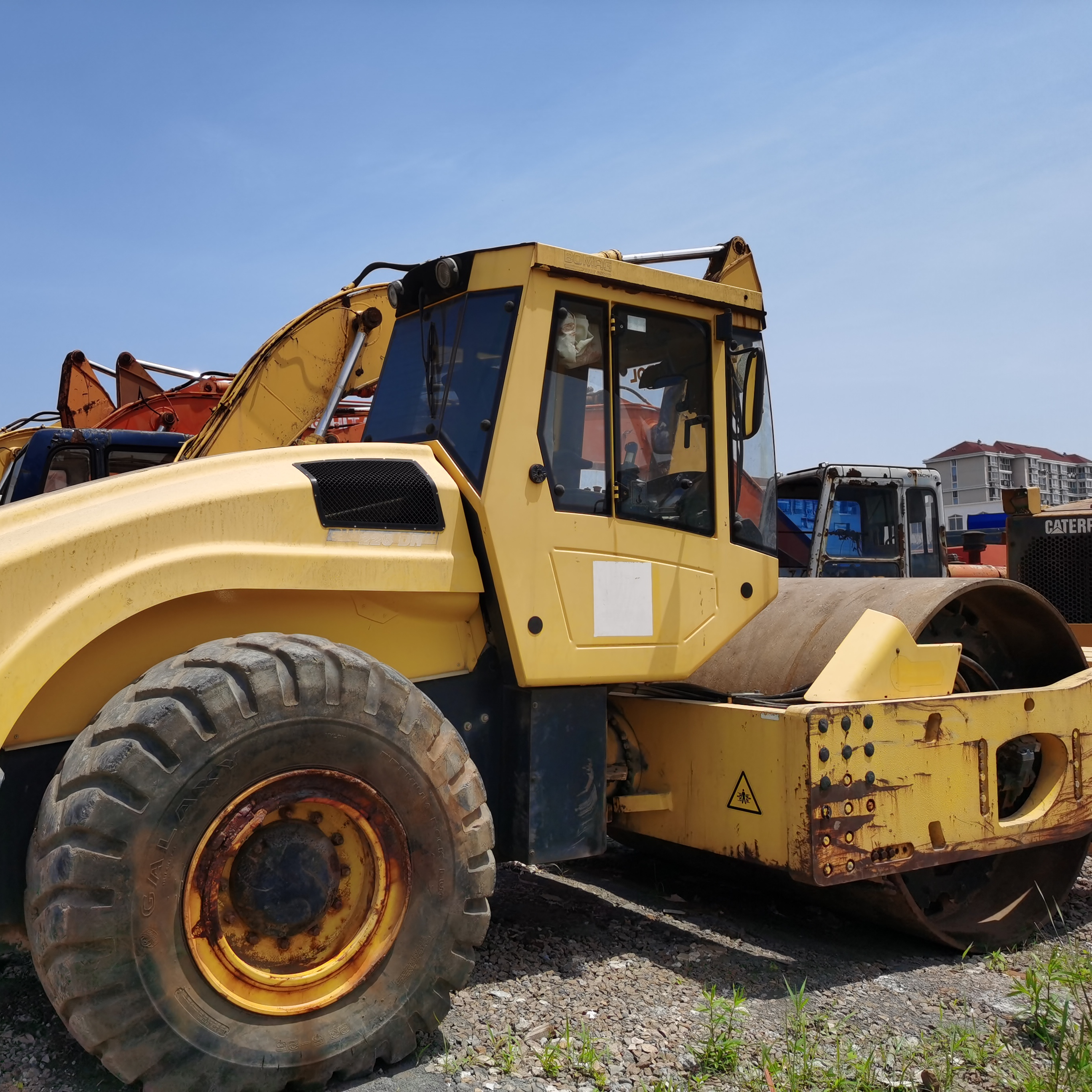 Подержанный 2015 BOMAG BW 226DH-4 дорожный каток