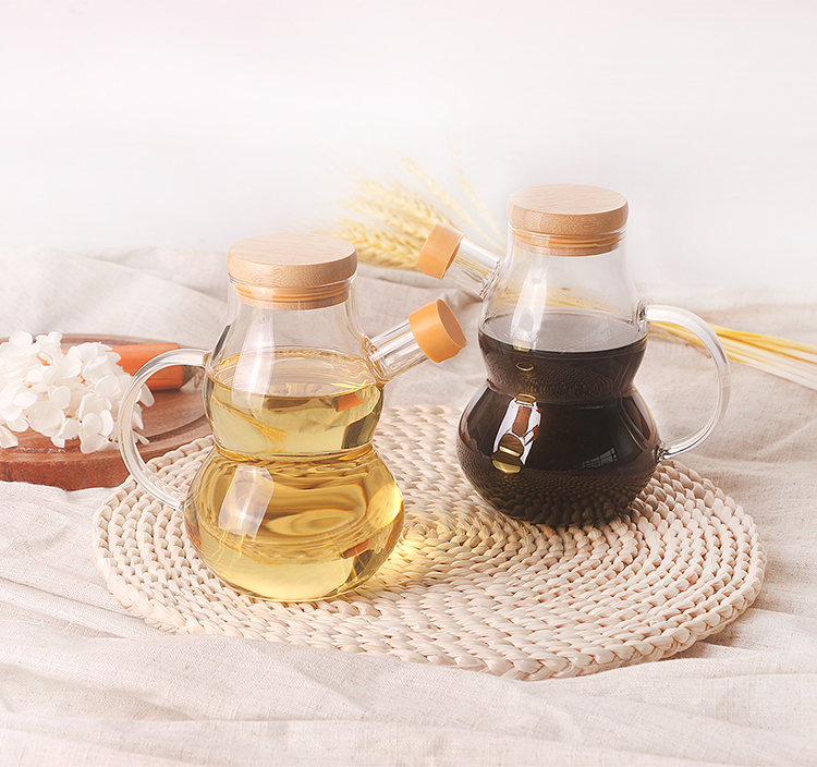exquisite Sauce Boat Glass Oil Vinegar Bottle 530ML Bamboo food grade Silicon airtight Cover Spout OEM Custom Logo Eco-friendly