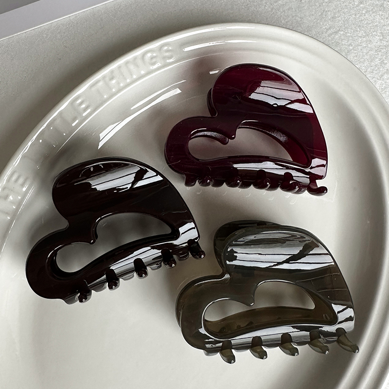Korean Style Fashion Jelly Color Love Shape Medium Size Women's Acrylic Hair Claw