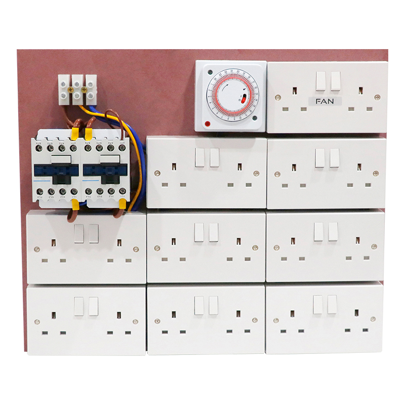 Hydroponic 16 18 Way Contactor MDF Board With Timer and Fan Heater Sockets For HID Grow Lighting