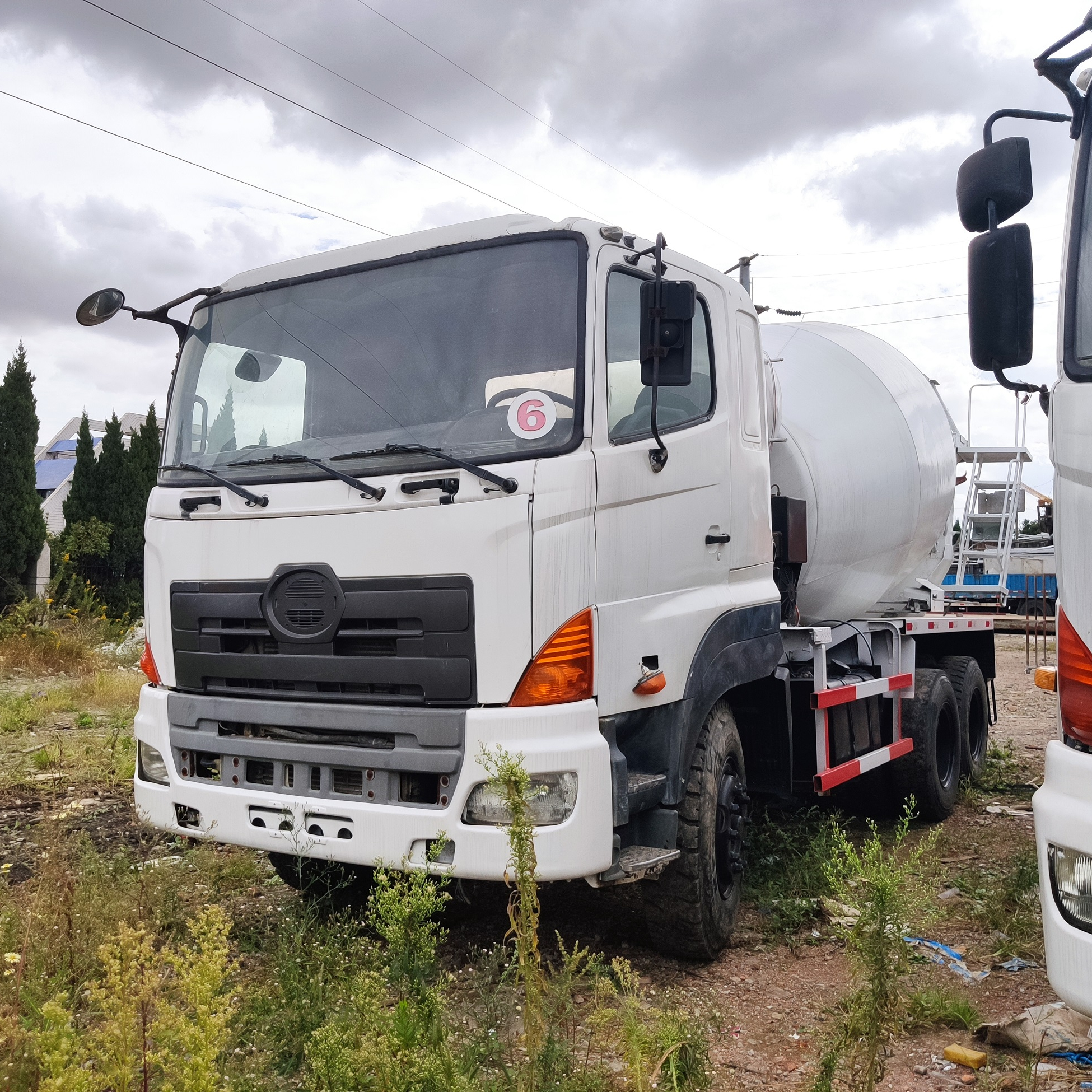 Подержанный Hino 700 10m3 второй ручной миксер для бетона грузовик на продажу Цена