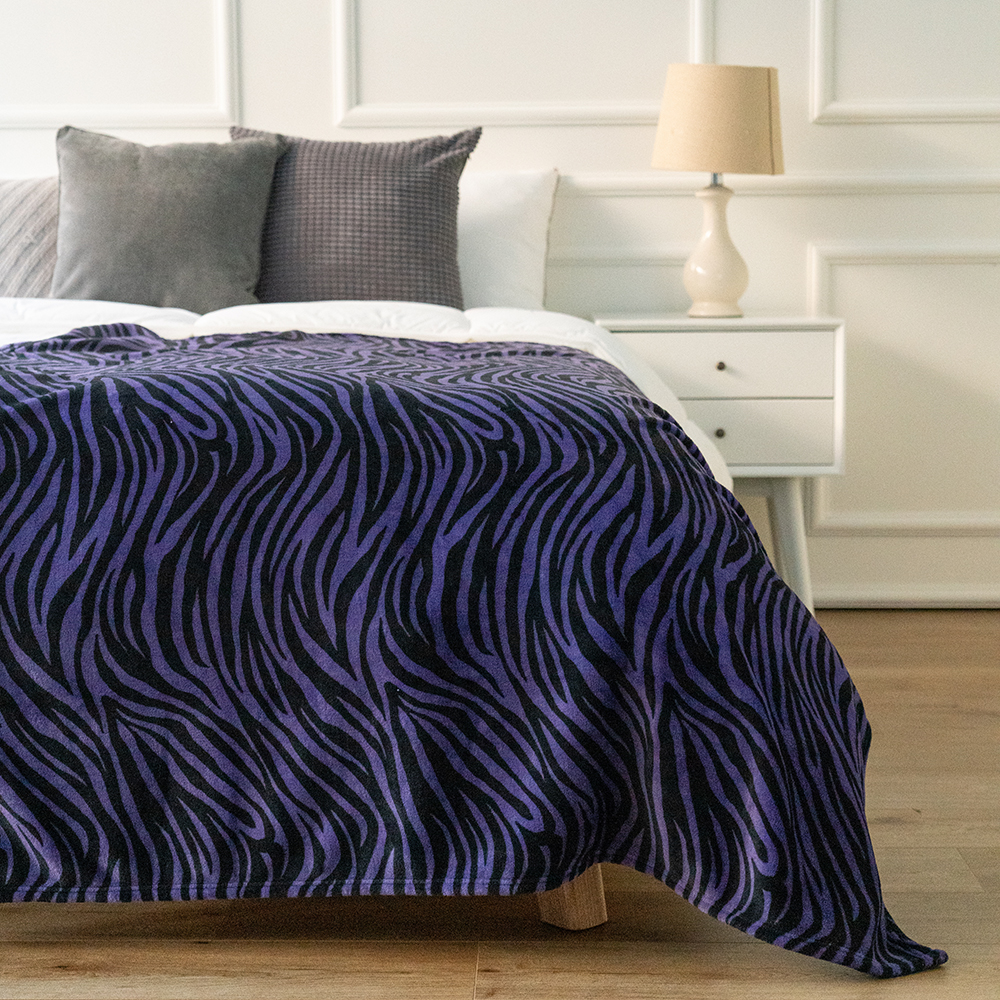 Zebra Print Flannel Fleece Lightweight Cozy Plush Bedspread/Coverlet/Bed Cover