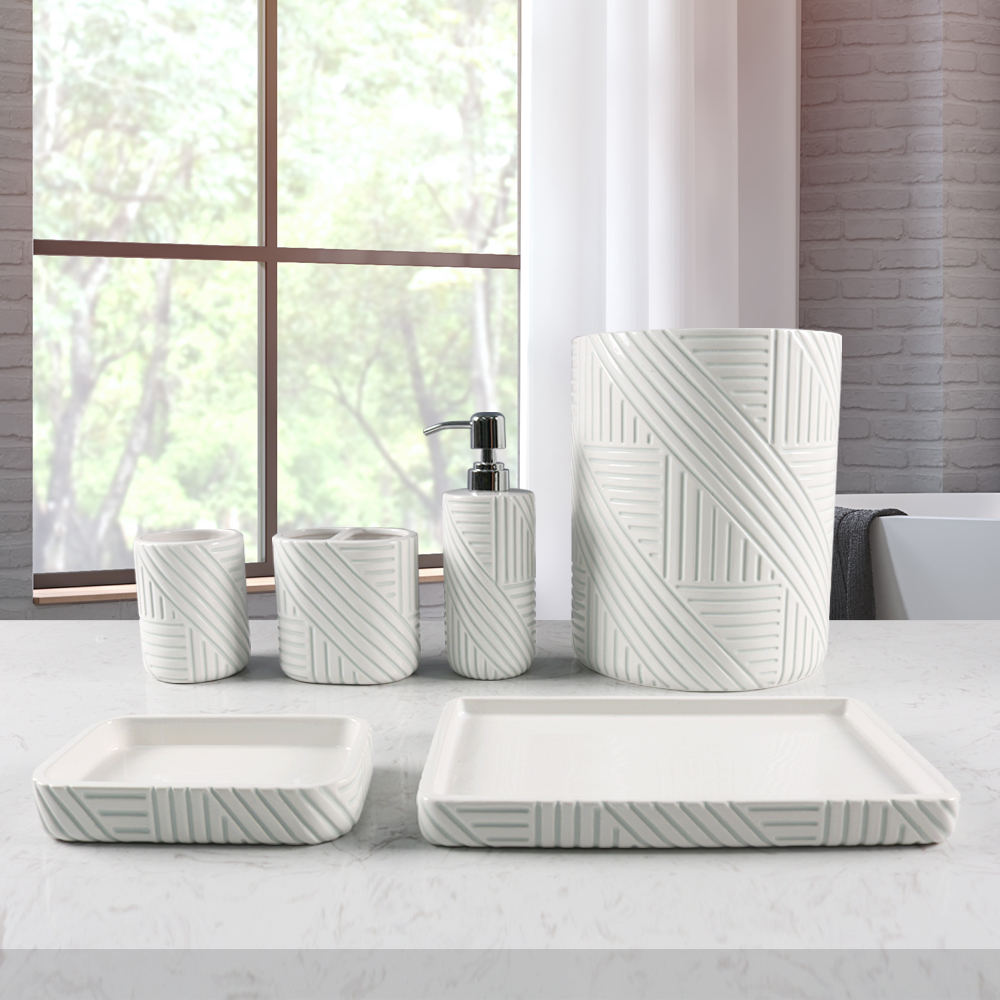 Factory direct Modern Style Bathroom Accessories set wc ceramic one-piece toilet bathroom toilet set