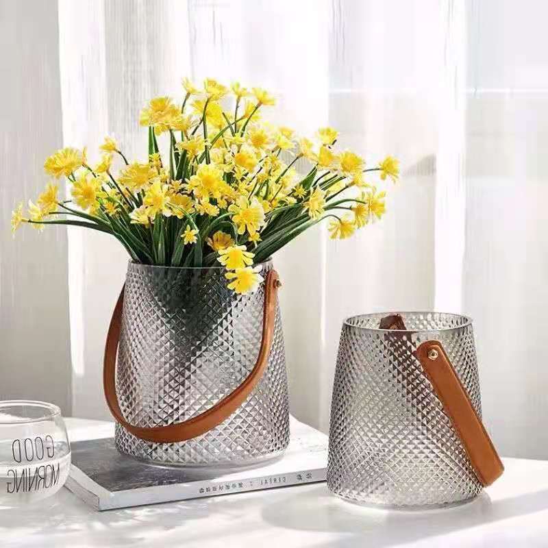 2021 Best Sell Lattice Nordic Glass Vase For Home Decor Crystal Vase For Flowers With The Leather Handle Tabletop Decoration