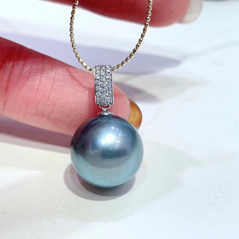 18k gold inlaid natural natural color Tahitian seawater black pearl pendant flawless gift box fashion gift for women