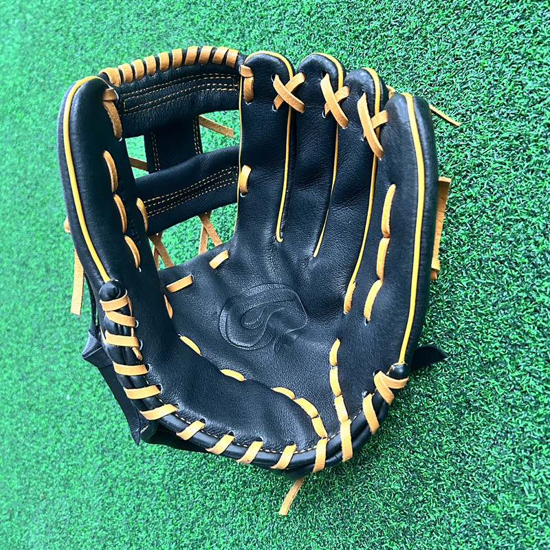 Baseball and softball Training gloves High Quality Pig Skin Wear Resistant and Durable Black Infield gloves 11.5 Inches