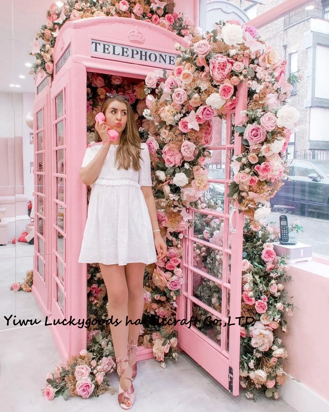 LFB1646-1 Photo Props pink telephone booth mailbox sign swinging with flowers for wedding and party stage decorations