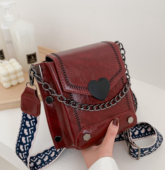 Rivet Chain Mobile Phone Bag Woman 2021 New Style Texture Wide Shoulder Strap Single Shoulder Bag Cool Cross Bag Woman