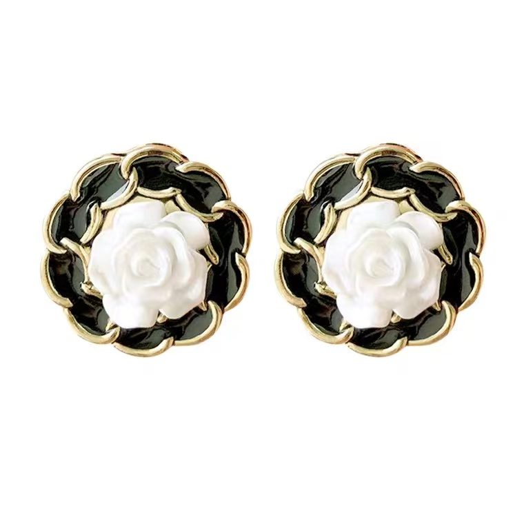 Xiaoxiangfeng mountain Camellia Earrings feminine temperament