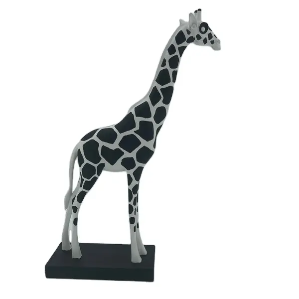 2021 China Manufacture black and white resin giraffe statue