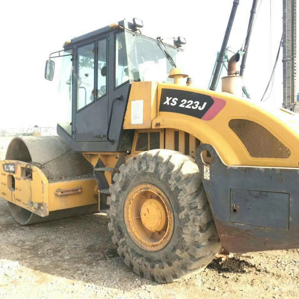 used xcmgg xs223j/ nr30s compactor