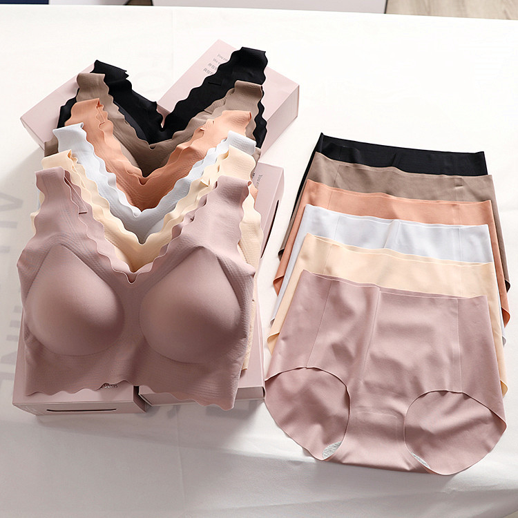 Beautiful back Japanese young girls traceless female ice silk wirefree sleep seamless teenage air bra and hipster panties set