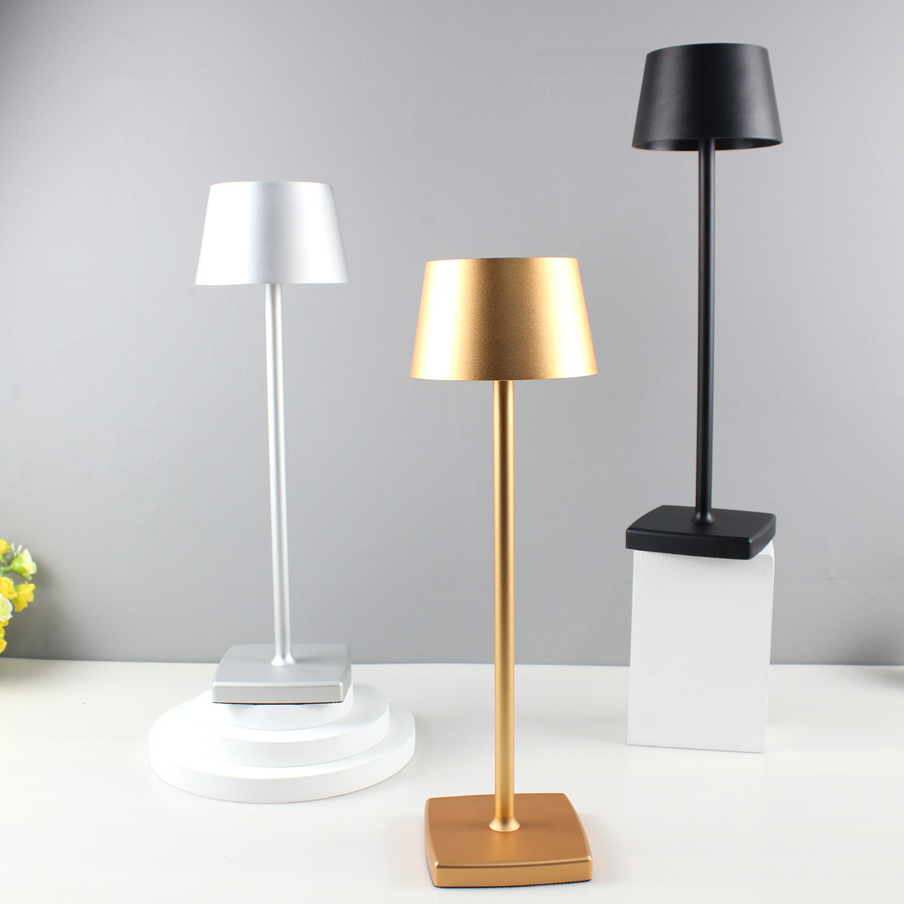 Modern European Table light Hotel Restaurant Decoration Rechargeable LED Table Lamp Romantic Dinner Light zafferano poldina pro