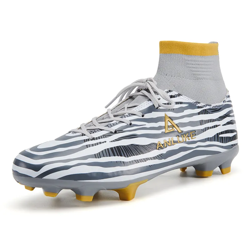 Hot Selling Good Quality Men's Wear Resistant Waterproof Football Shoes
