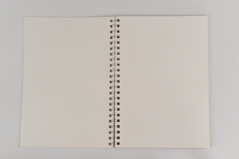 Плотной бумаги пустая книга набросков модных костюмов с трафаретами для Pad