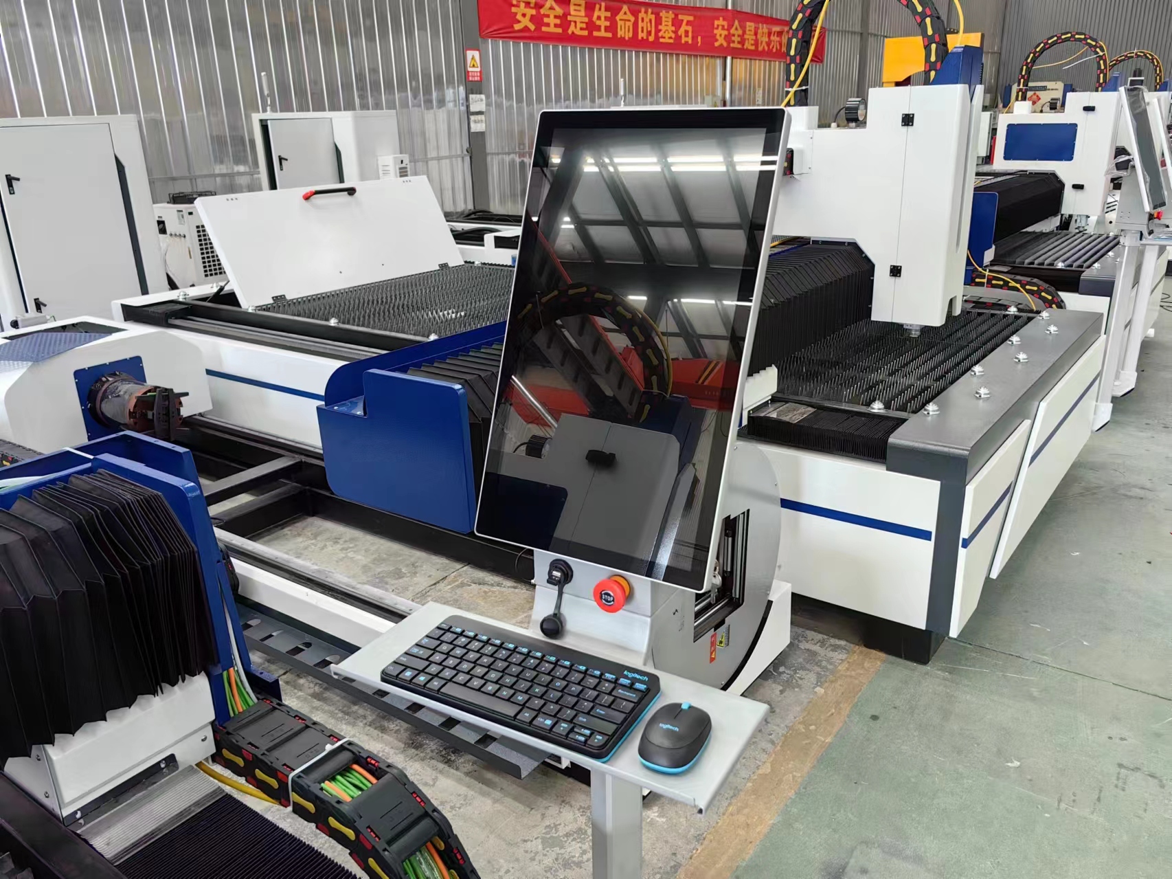 Metal Cutting machine Table 2000W Plate Sheet Cutting machine Steel Plate 1500W Cutting machine