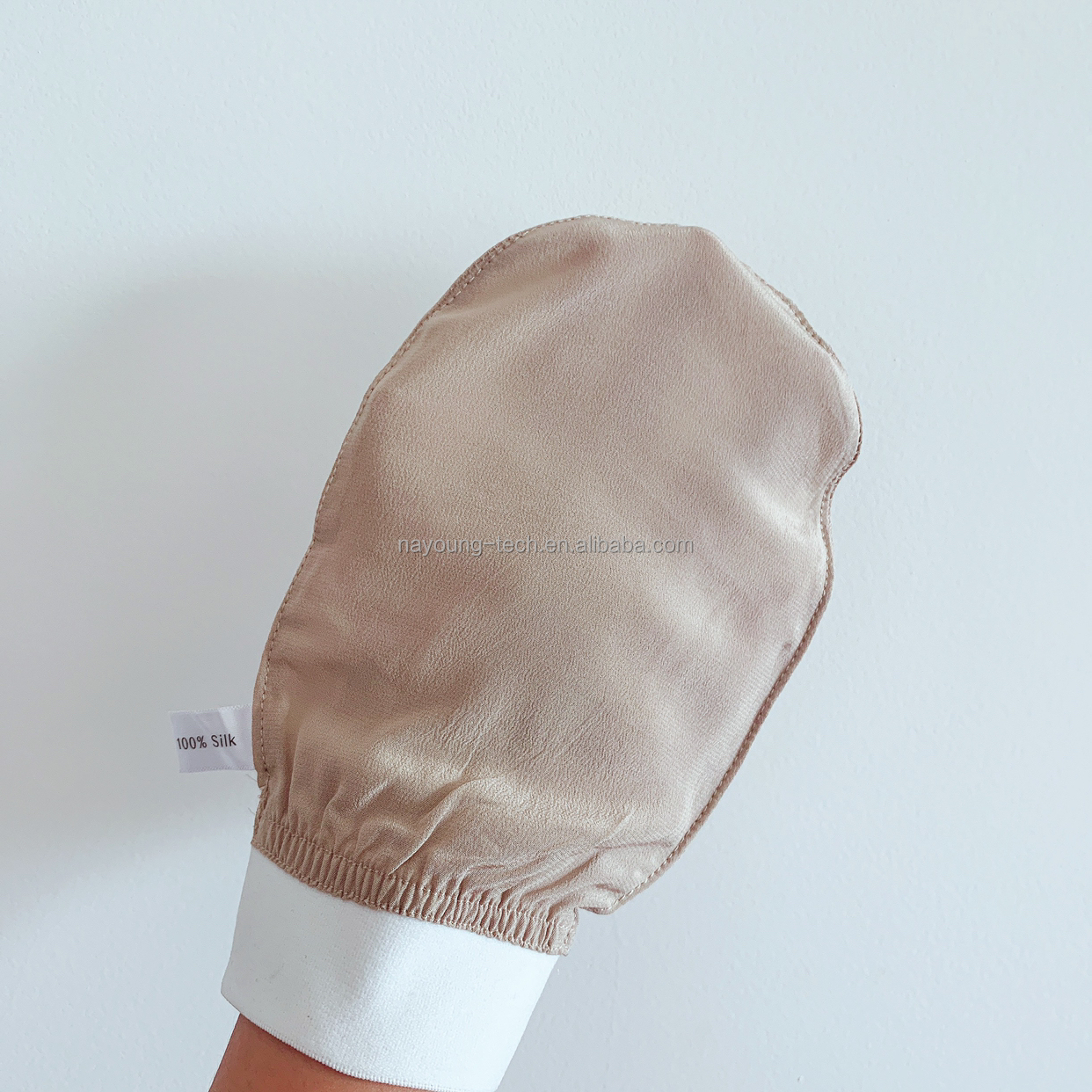 Hot Sale Turkish Silk Exfoliating Glove Remove Dead Skin Body Scrubber Bath Gloves Exfoliating Comfortable And Healthy
