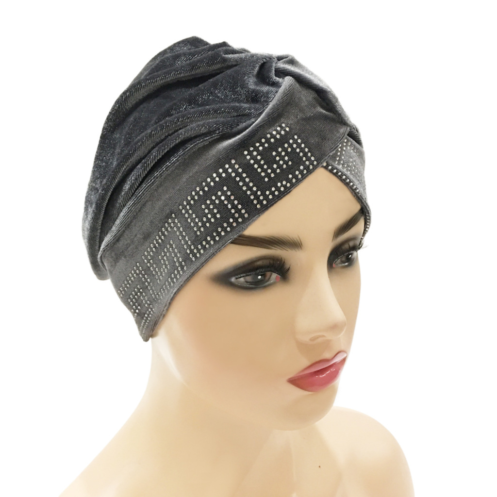 Fashion Gold Velvet Hot Rhinestone Fold Cross Ladies Headscarf Spot Wholesale Arab Women Chemotherapy Hat Turbans Caps