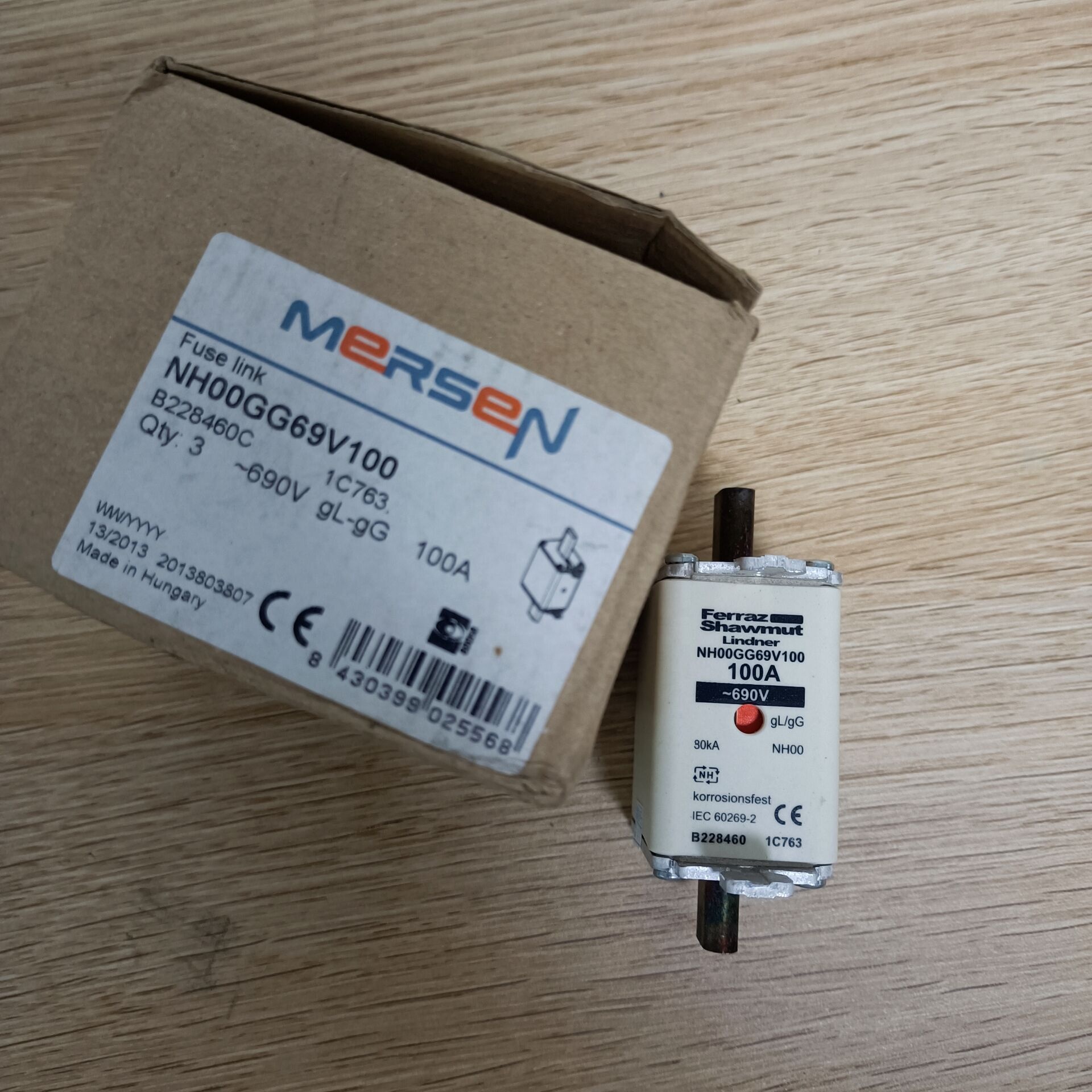 MERSEN низкое напряжение NH fuse-links NH00GG69V100 B228460