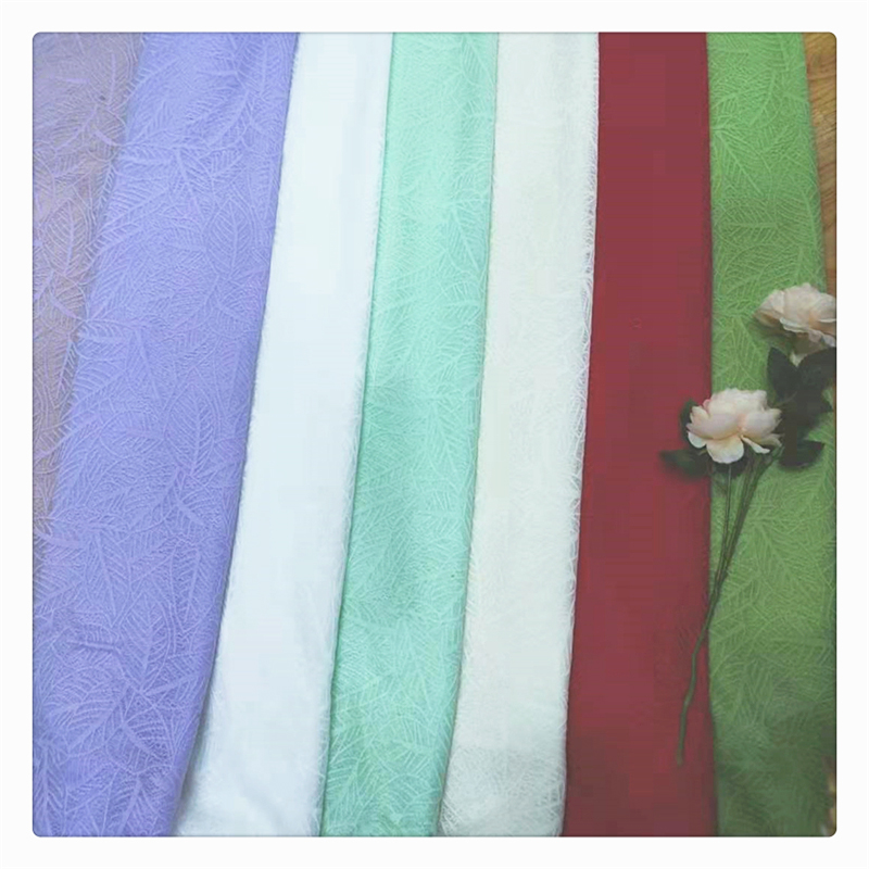 The manufacturer directly sells 100% polyester filament clothing fabric, spring and autumn breathable women's clothing fabric
