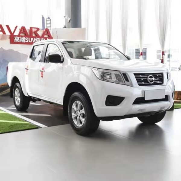 Продажа грузовиков с автоматической коробкой передач 4WD для перевозки бензина