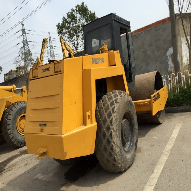 Вибрационный однобарабанный дорожный уплотнитель Bomag BW213D, хорошее состояние, 10 тонн, 12 тонн, 13 тонн, 14 тонн, 15 тонн