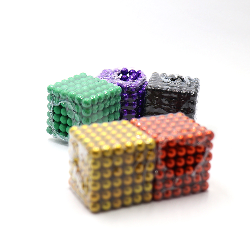 Один комплект магнитный buckyballs с жестяная коробка для упаковки
