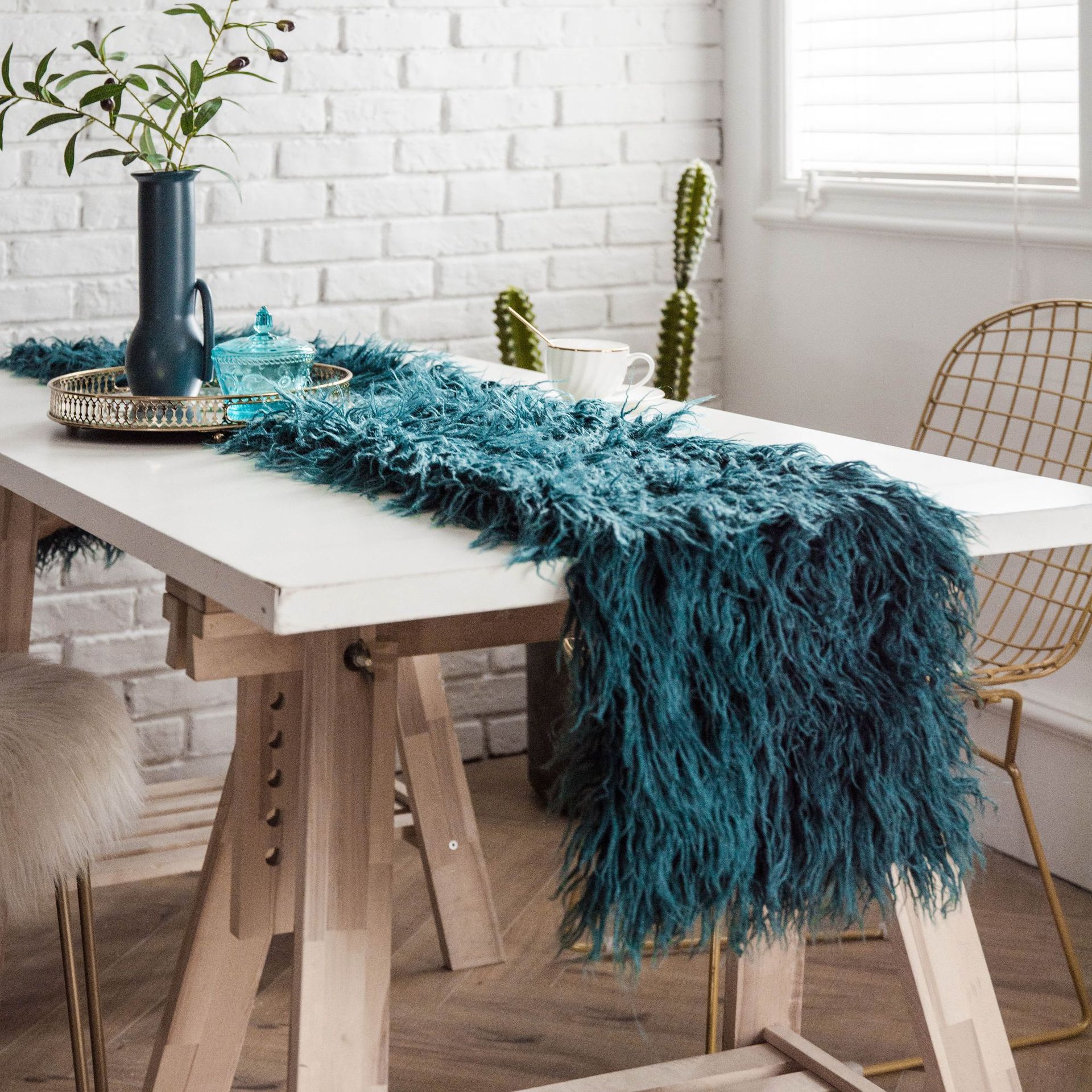 Hot sell nordic decoration luxury wedding home table decor decorative acrylic table runner