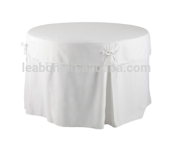 Folding round banquet table and folding chair