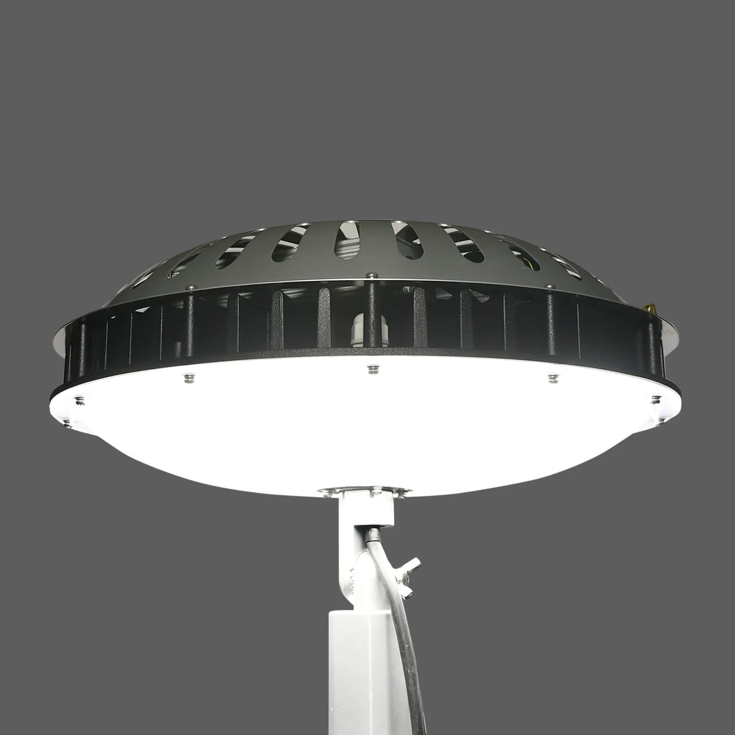 300W Heavy duty tripod LED mobile light tower for construction site outdoor use