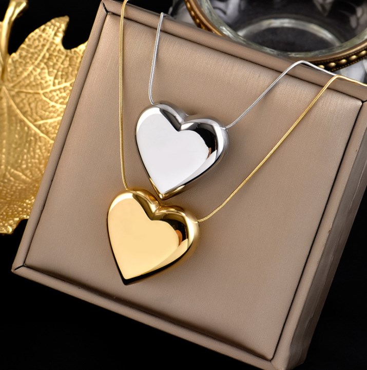 14k Hip Hop Simple Metal Peach Heart Pendant Titanium Steel Necklace Girl's Sexy Clavicle Chain For Woman 2021