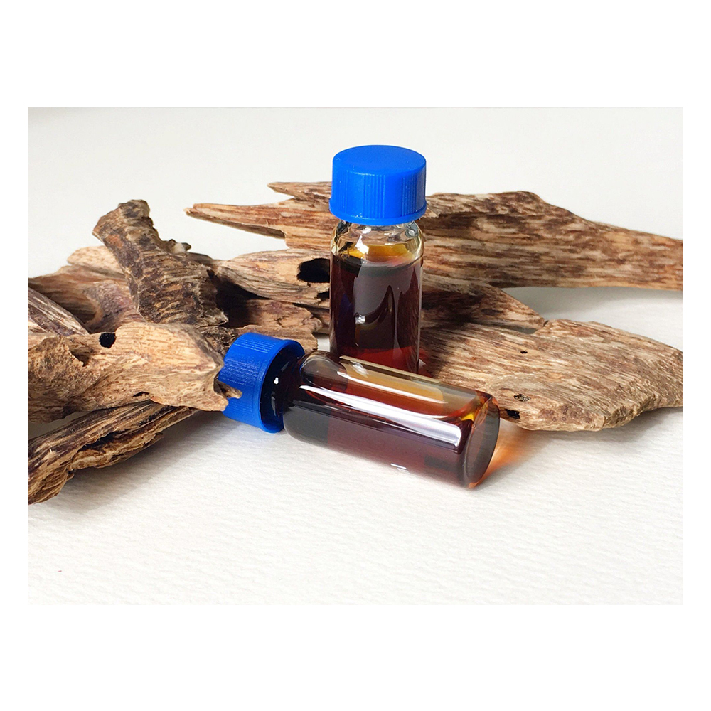 Производитель поставляет 100% натуральное эфирное масло agarwood оптом
