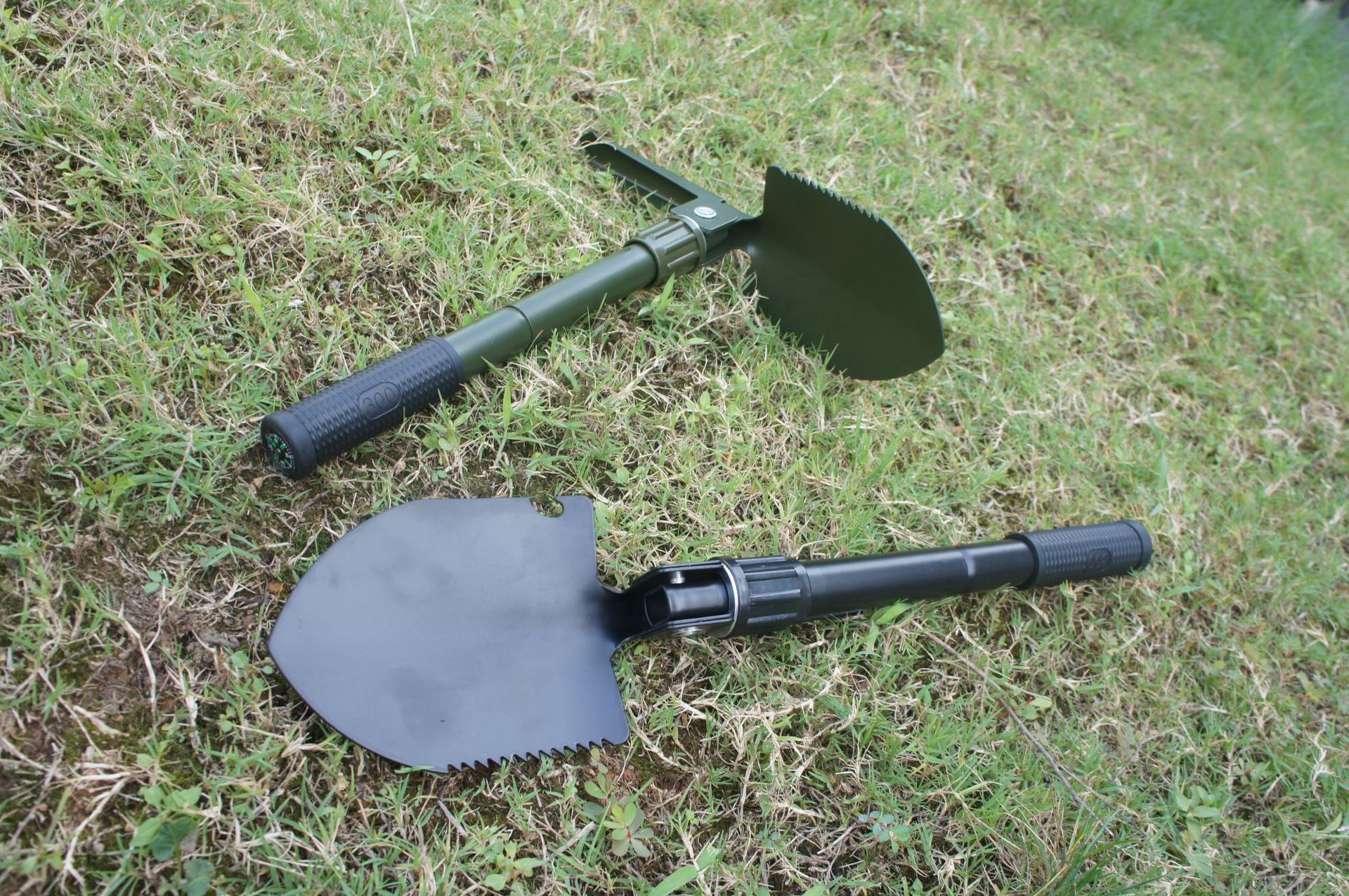 Military Folding Camping Shovel Heavy Duty Carbon Steel Entrenching Tool for Off Road  Gardening  Camping