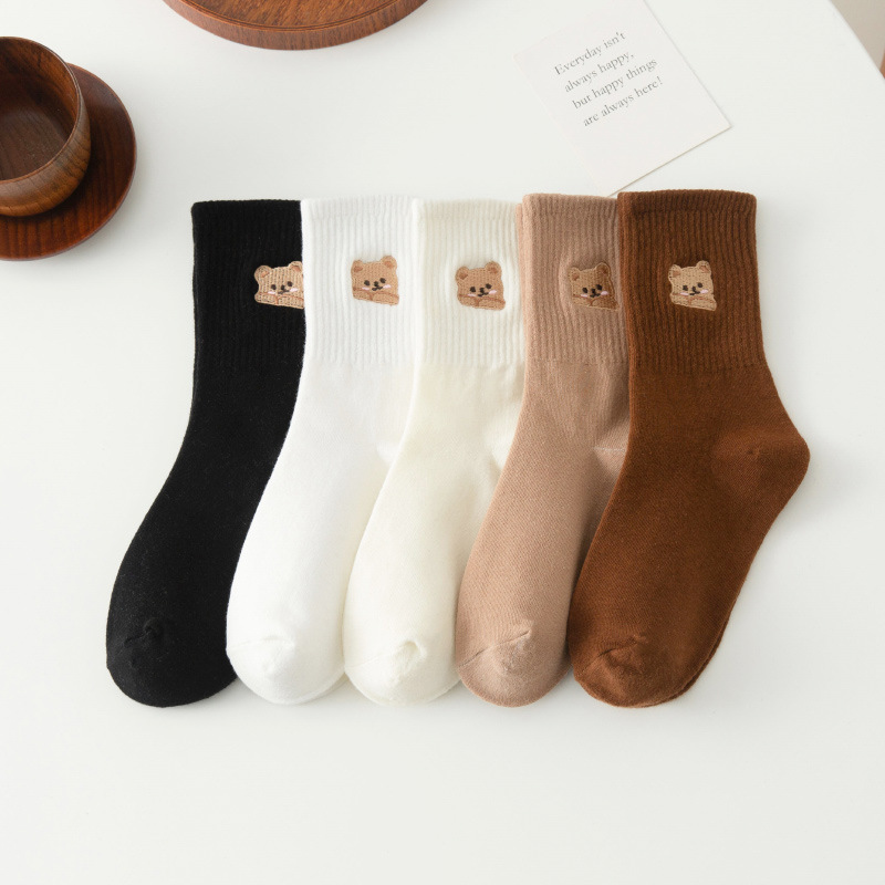Bear embroidery socks women's tube socks autumn and winter ins pure cotton Japanese cute black and white four seasons stock