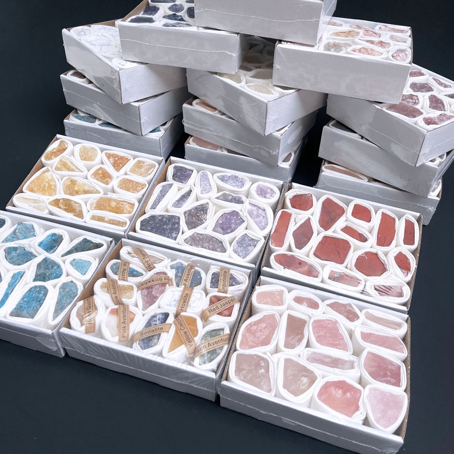 Customized Spirit Crystal Box Set Natural Healing Stones Crystal Rough Rose Quartz Amethyst Raw Crystal Stone Box
